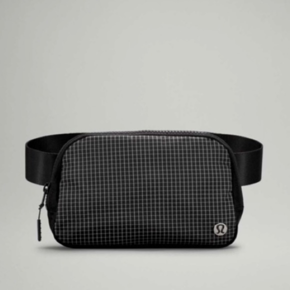 lululemon athletica Handbags - ISO